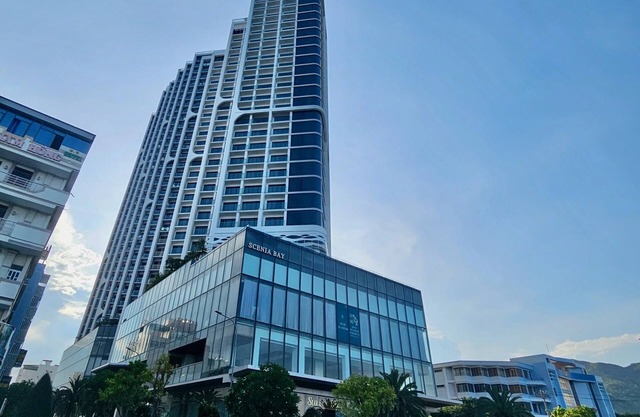 Scenia Bay Seaview 2 bedroom apartment (with pool in the building)