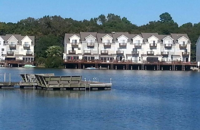 Scenic Carolina Waterfront Rentals - Arco