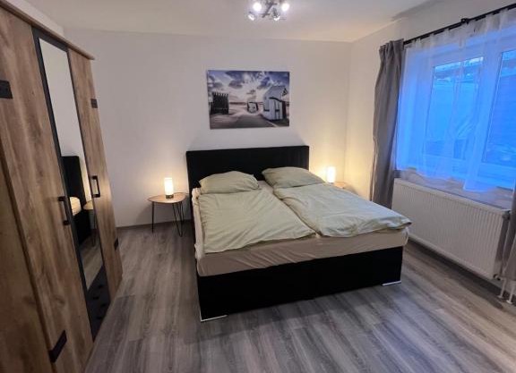 Schöne helle Ferienwohnung 64qm mit Kingsize Bett, Smart-TV, Wlan und sehr ruhige Lage