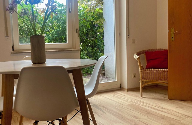 Schöne, Moderne Ferienwohnung in Ihringen am Kaiserstuhl für 2 Personen