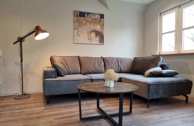 Schmuckstück traumhafter ehem. Bahnhof in Alleinlage