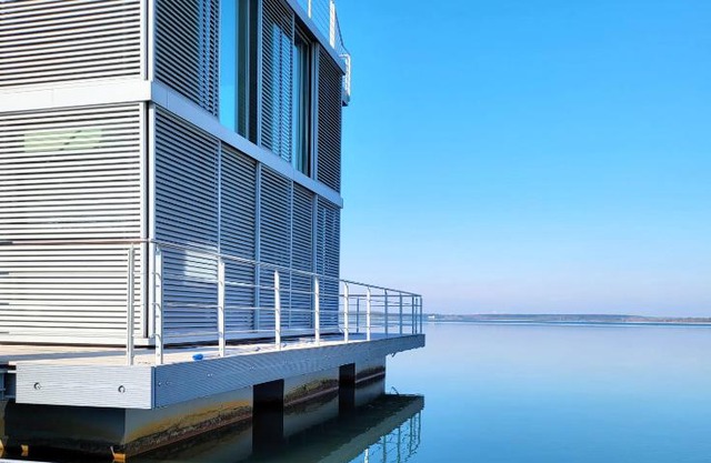 schwimmendes Ferienhaus Silent