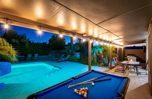 Scottsdale 8BR/14-Bed Private Retreat – Pool, Spa & Theater