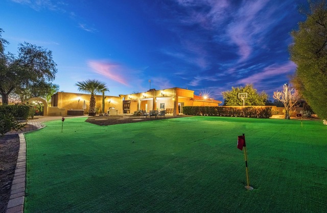 Scottsdale Luxury - Newly Remodeled: "Private Equestrian/Golf Oasis Awaits”