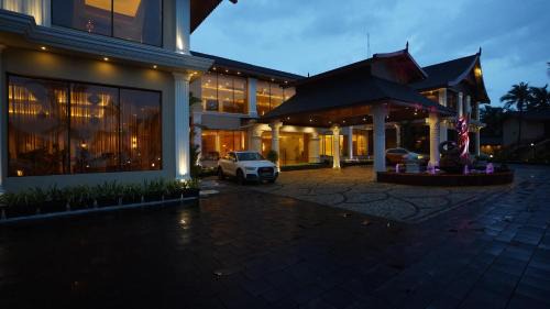 SCYLLA Luxury Resort & Spa