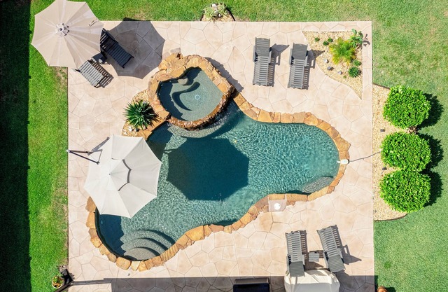 SE Cape Coral Pool & Hot Tub Oasis — Walk to Beach!