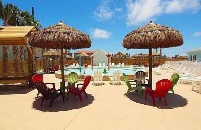 "Sea Anemone" Beautiful and Spacious, Great for Large Groups, Amazing Pool Area!