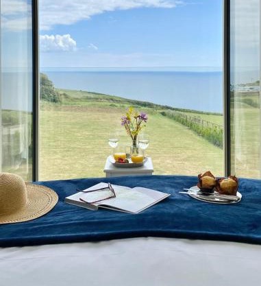 SEA BREEZE - Stunning 6 Bedroom Eco Home with Sea Views