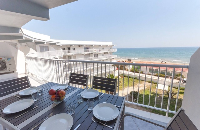 SEA PEARL - Apartment with sea views in Daimuz. Free WiFi