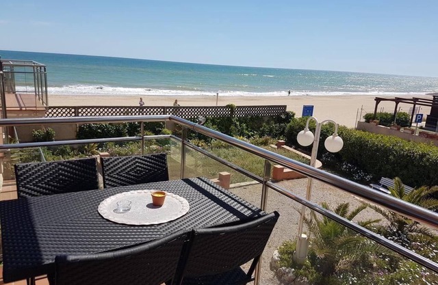 Sea View Apartment with terrace and swimming pool