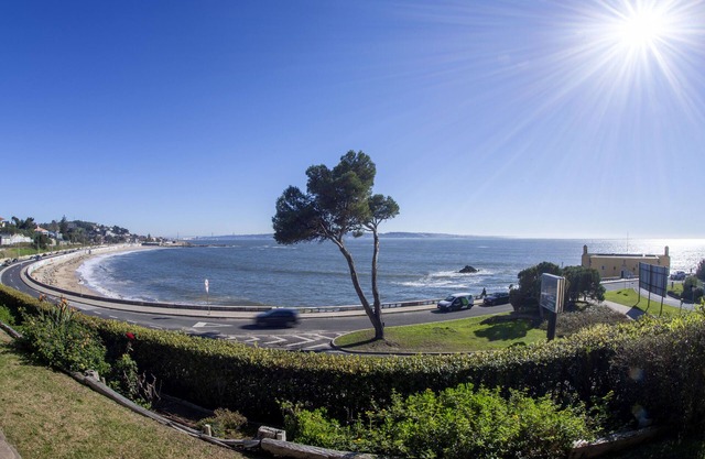 Sea view Luxury Apart. in Condo, Garden, Beach, Pool, Lisbon area