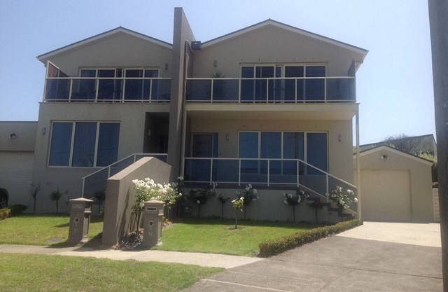 SEA VIEW on SHIRLEY is a fantastic town house with all modern facilities,