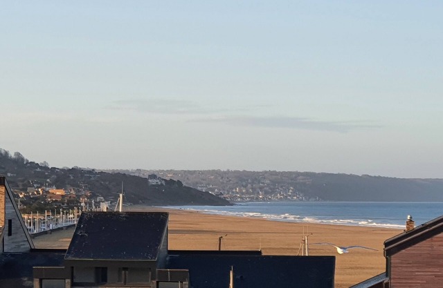 Sea view studio