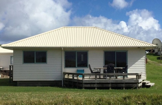 Seabed Bach Tokerau Beach