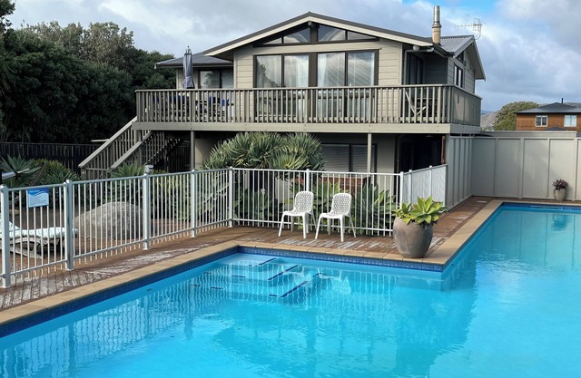 SEABREEZE@Longshore: heated swimming pool, spa, tennis court, 2 minutes to beach
