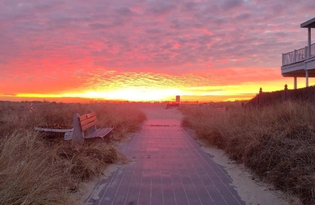 Seabrook Beach MULTIWEEK/LAST MINUTE DISCOUNT winter rental 9/22/25-5/14/26