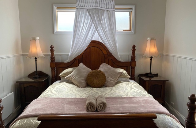 Seacroft Studio - Self Contained Apartment With Stunning Ocean Views