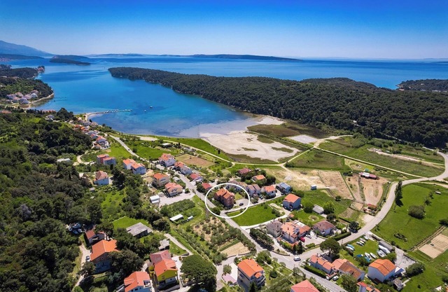 Seafront Apt, Tastefully Furnished - Neda Smilje