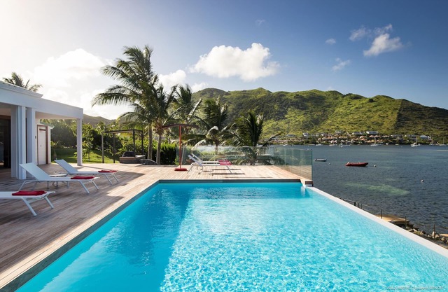 Seafront - Kayaks - Kids friendly - Heated Pool - Full AC