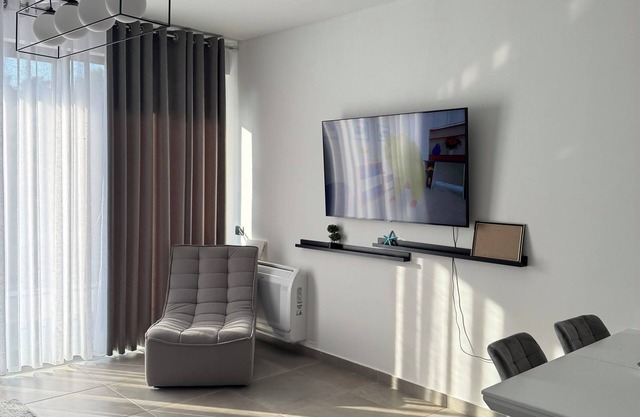 🌊 Seaside Bliss Awaits You! 🏡✨nnEscape to your perfect beach gateway