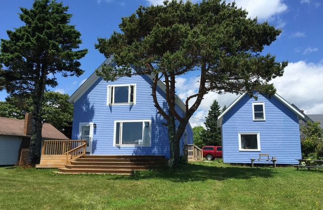 Seaside House With Shore Frontage And Beautiful Views