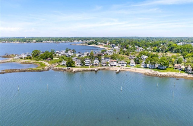 Seaside Serenity: 4BR Waterfront Gem in Branford – 5-Star Rated!