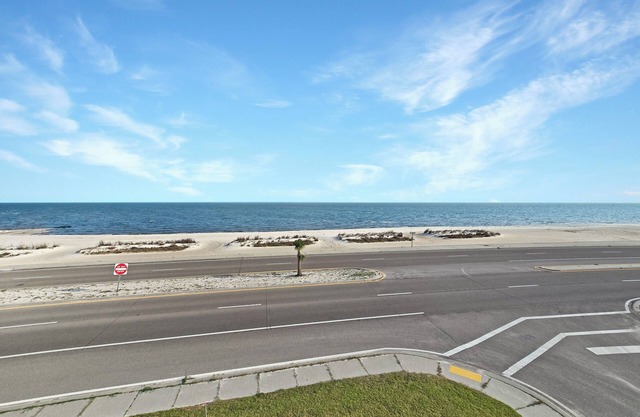 Seaside Villa - Gulf View with an Ocean Breeze