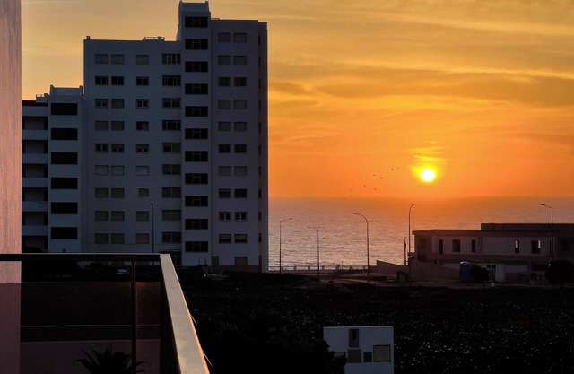 Seaview 1-Bedroom Apartment Walk to Beach & Restaurants, Sta Cruz Torres Vedras