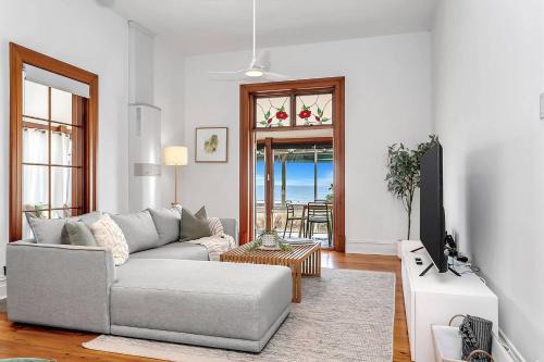 Seavista on the Esplanade Sunlit Beachfront Escape