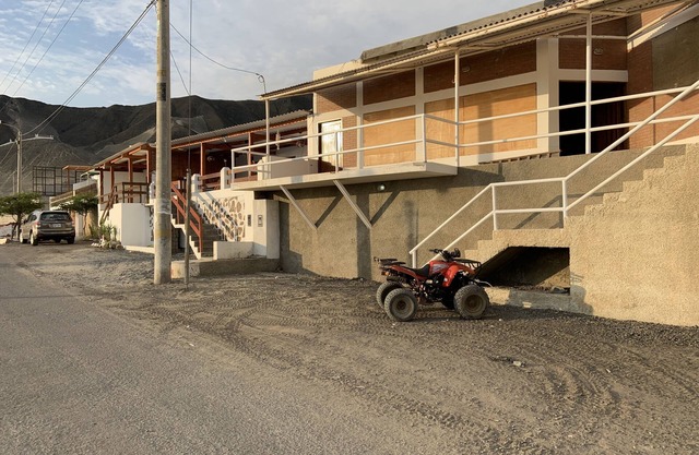 SECHIN HOUSE , ubicada en el Balneario de Tortugas Caleta Norte