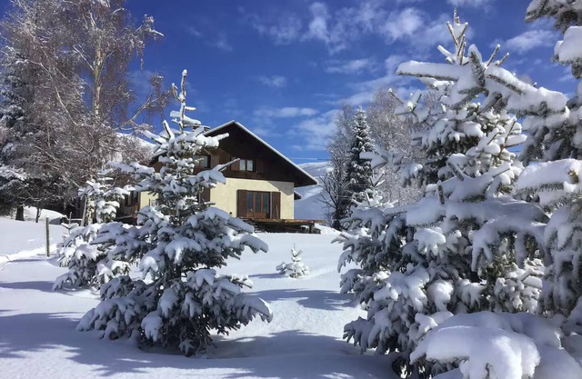 Secluded chalet on the slopes with breathtaking views and large sun terrace