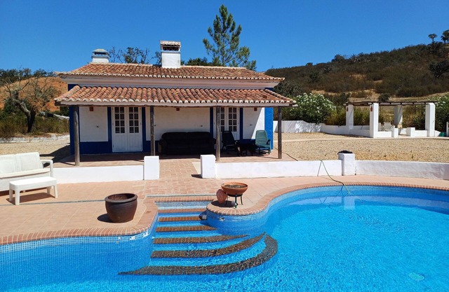 Secluded 2 Bedroomed Country Cottage with Private Pool north of the Algarve