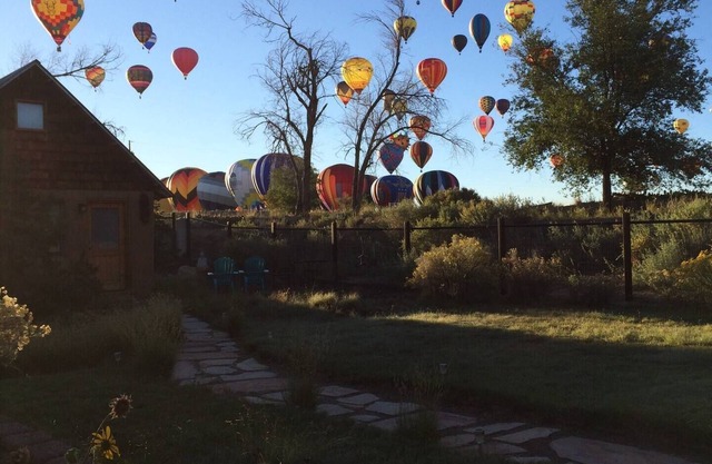 Secluded Adobe Casita-Right behind Balloon Fiesta Park