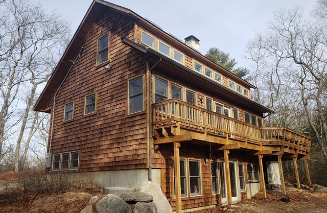Secluded Cedar Cottage in the Matunuck Hills - just minutes from local beaches!