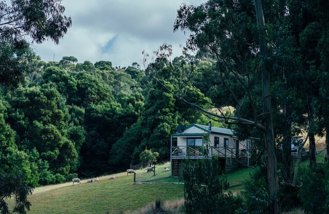 Secluded one bedroom spa cottage