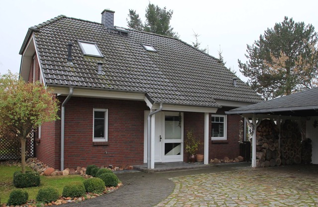 Second row to the lake, quiet living location, ideal to relax, Tropical Island