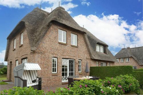 Seesucht-Föhr - Moderne Reet-Haushälfte mit Sauna, Garten & Terrasse nahe Wattenmeer