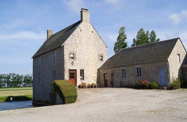 Self catering Gite in XVIth house near Bayeux and the Beaches for up to 10 pers