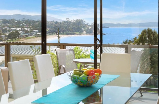 Self Contained Beach View Apartment