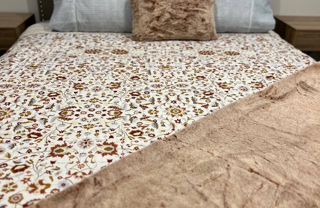 Self-contained nice 2 bedroom flat with own kitchenette, bathroom and entrance.