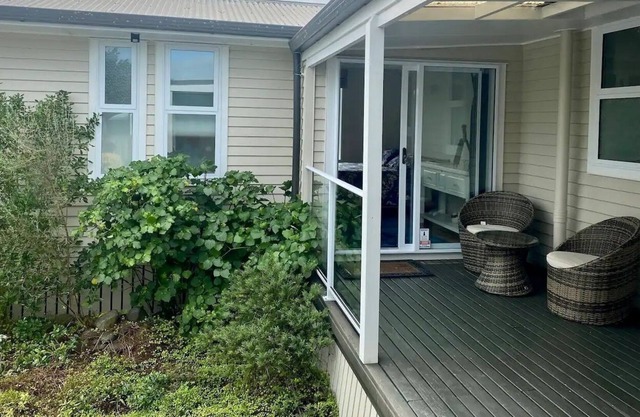 Self Contained Studio w Ensuite