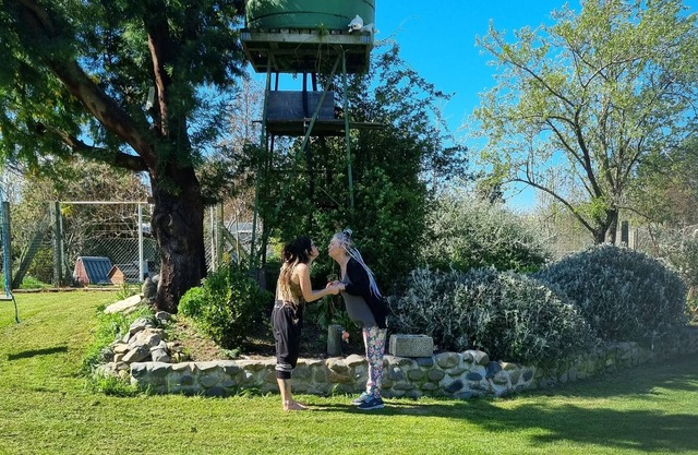 Self contained tiny home, a short walk to the river, with great walks