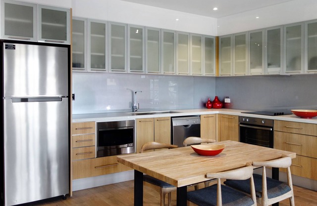 Semaphore Splash Apartments