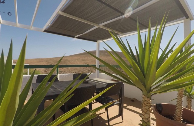 Semi-detached house in a quiet location for visiting Fuerteventura