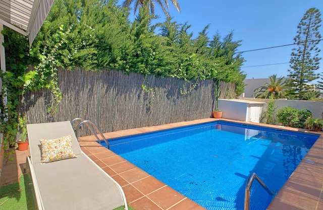 Semi-detached villa with large terrace with BBQ and private pool