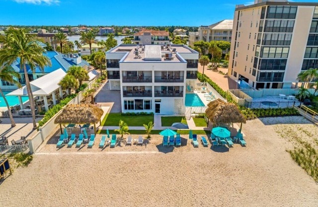Sept 27-Oct4 ONLY. Vanderbilt Beach Naples FL. Walk to The Turtle Club.