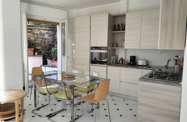 Serena's Beach Side Apt with Parking and A/C