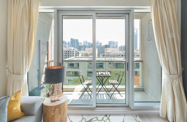 Serene 1BR Apt in Fairways West Tower, The Greens