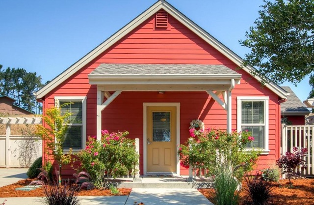 Serene Bungalow-Style Home in Point Reyes Station!