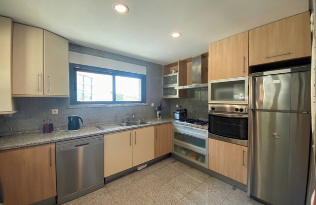 Serene house 2 minutes from Sesimbra beach, very quiet.